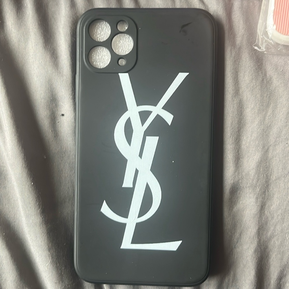 This brand new YSL 11 Pro Max case is in good condition brand new.